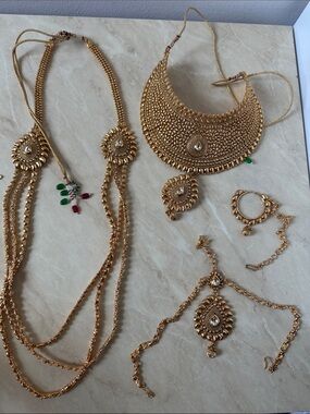 Gold-Tone Indian Traditional Women’s Bridal Jewelry Set